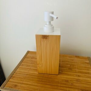 Wooden lotion dispenser new